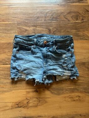 American Eagle Outfitters Women's Light Blue Distressed Denim Shorts size 4